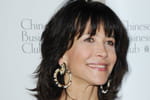 Sophie Marceau : elle traque des paparazzis en plein Paris ! [VIDÉOS]